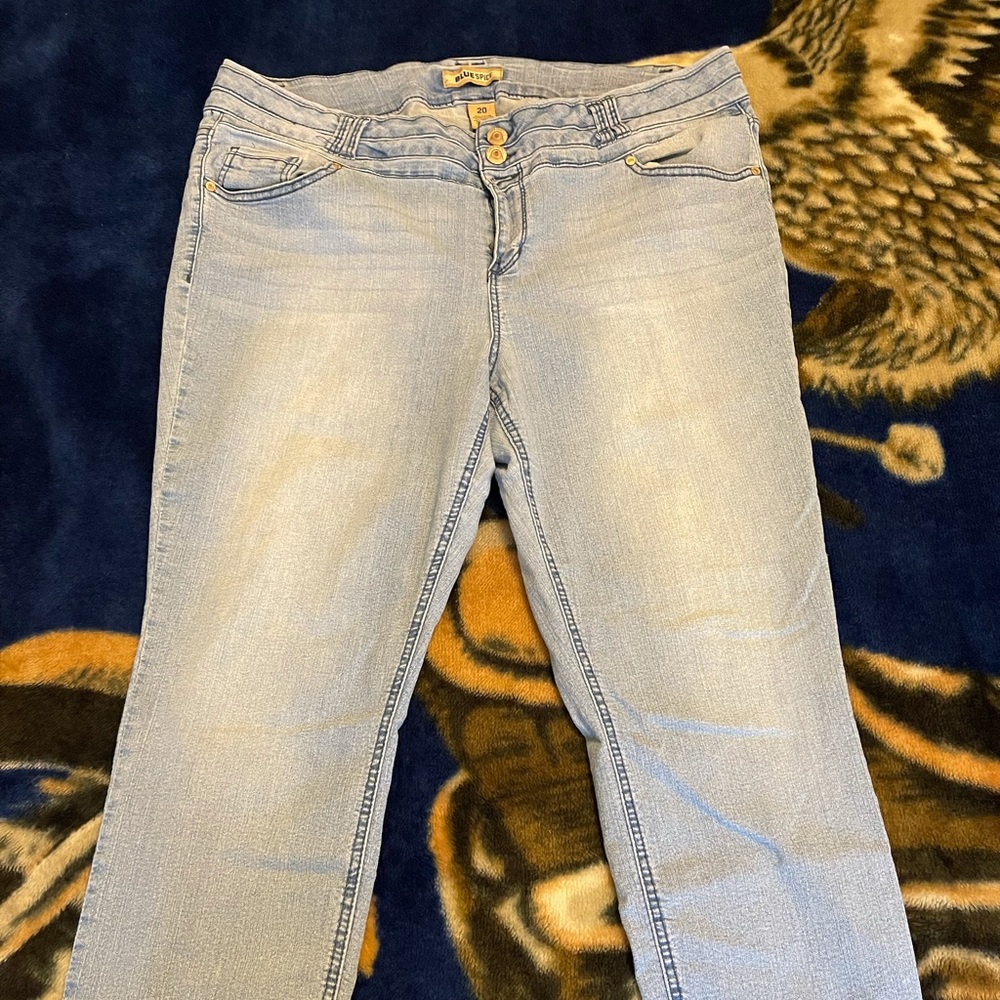 Capris!